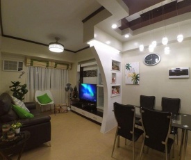 Lorna's Cozy 1-BR condo at Avida Towers