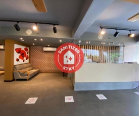 OYO 820 Guijo Suites Makati