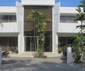 Alona Lodge