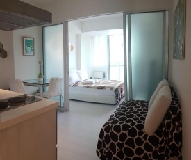 CLAROS @ The Azure Urban Resort and Residences -St. Tropez (Beach view)