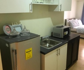 HenriDee’s Pad near Airport