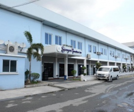 Siayan Travellers Inn