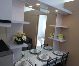 Trees Residences by Jhoms 1BR with Balcony WiFi Netflix