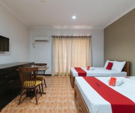 RedDoorz @ KM 50 Aguinaldo Highway Tagaytay