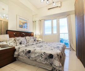 A2JSuites Taal View Suite w/ Balcony Near Skyranch